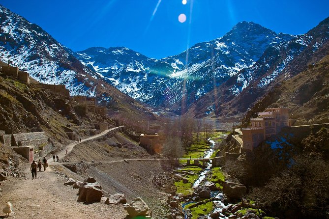 Marrakech to Atlas Mountains and 4 Valleys Day Trip - Tnine Ourika on Mondays: A Short Market Walk With Local Context