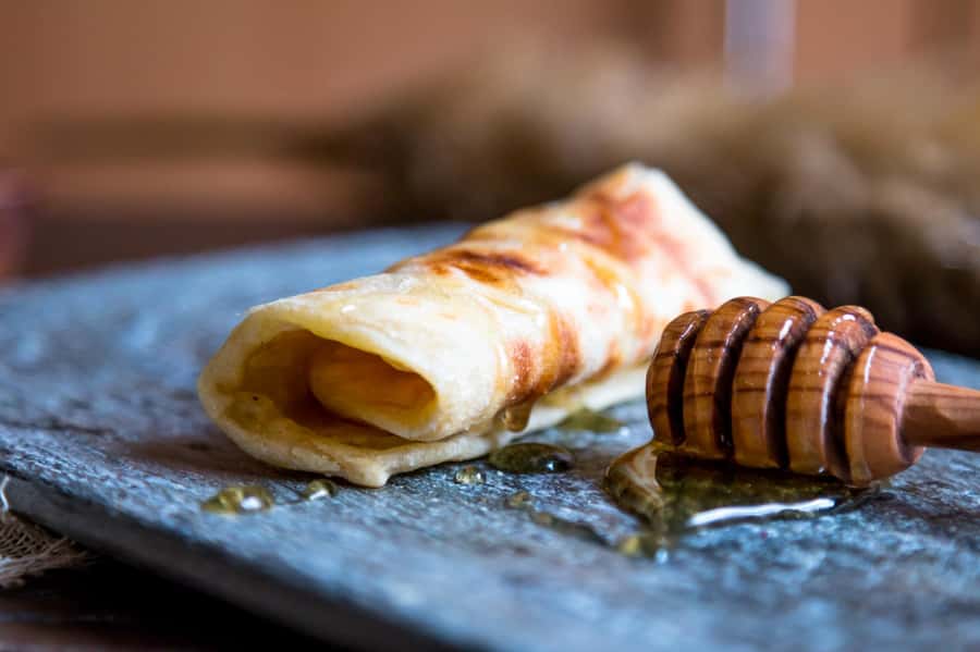 Marrakech: Traditional Moroccan Crepes & Bread Cooking Class - Quick hits in the Khmisa Workshops kitchen
