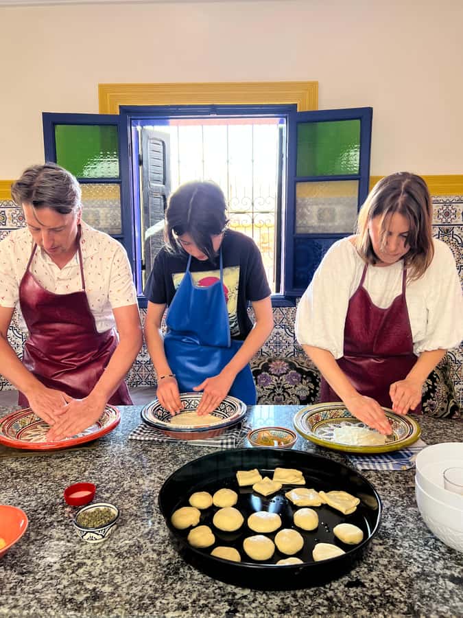 Marrakech: Traditional Moroccan Crepes & Bread Cooking Class - The 2-hour flow, from apron-on to tea-on-table