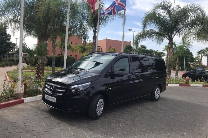 Marrakech : Transfer from/to the airport in Lux - Pickup at your time, hotel or Menara Airport