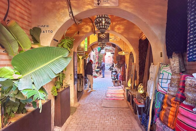 Marrakech Vibrant Souks: A private tour - From Café de France to the Medina maze, without the panic