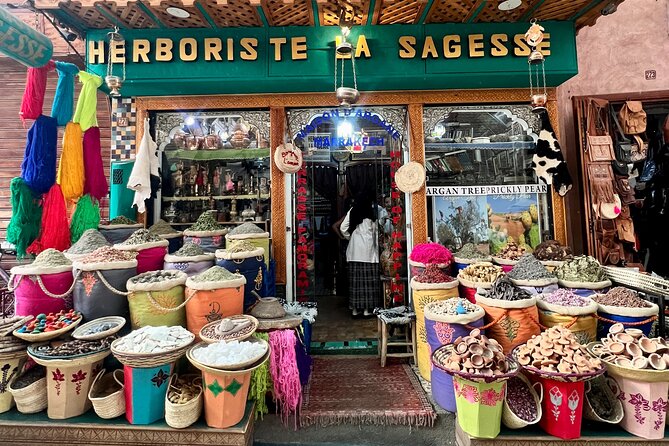 Marrakech Vibrant Souks: A private tour - Marché Milouda: rugs and carpets, with free shipping for the right buys