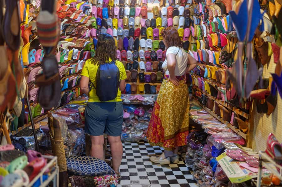Marrakech: Vibrant Souks, Local Artisans & Medina Experience - Price and value: why $24 can be a good deal here