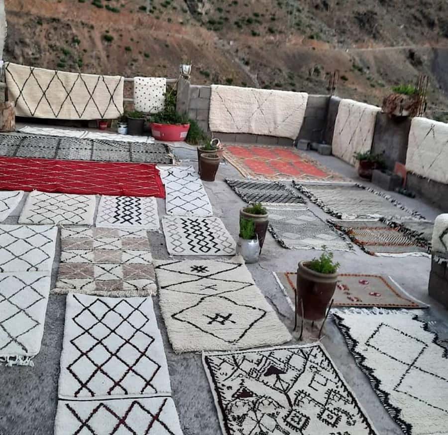 Marrakech: Weave Your Own Moroccan Rug with Love & Transfe - A Rug Workshop That Teaches By Hand, Not Lectures