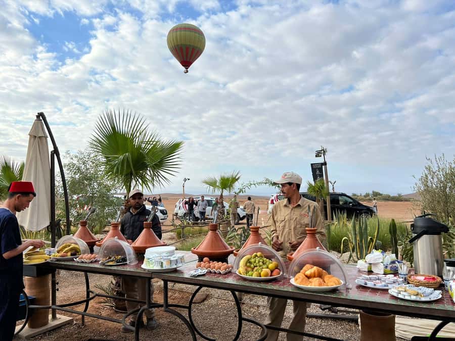 Marrakesh: Early Morning 40-Minute Balloon Flight - Welcome tea, croissants, and the safety briefing that matters