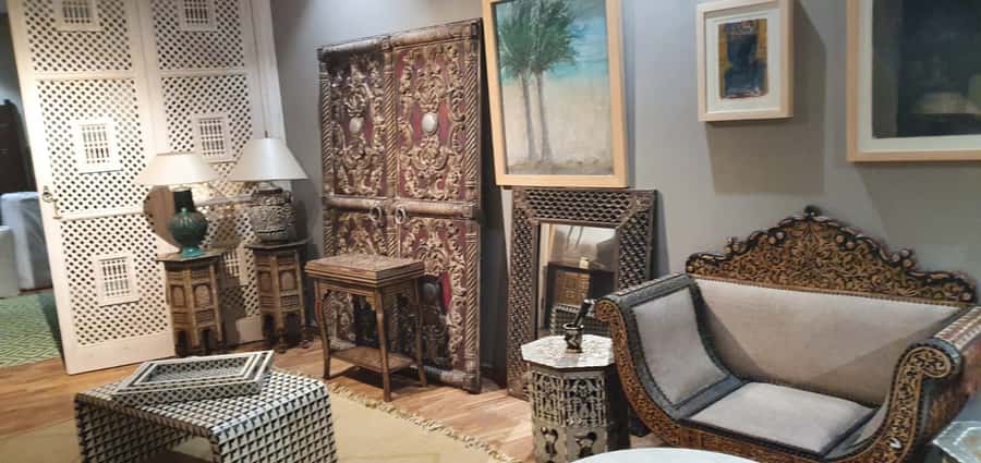 Marrakesh: Guided Souk Shopping Tour with a Local Guide - Souvenir Shopping: What to Buy, and What to Pass On