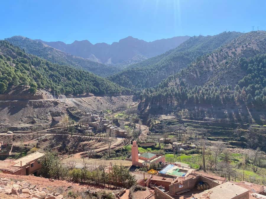 Marrakesh: Ourika Valley Tour & Secret Berber Lunch + Guide - The Atlas Mountains Stop: Photos, Views, and a Bit of Shopping