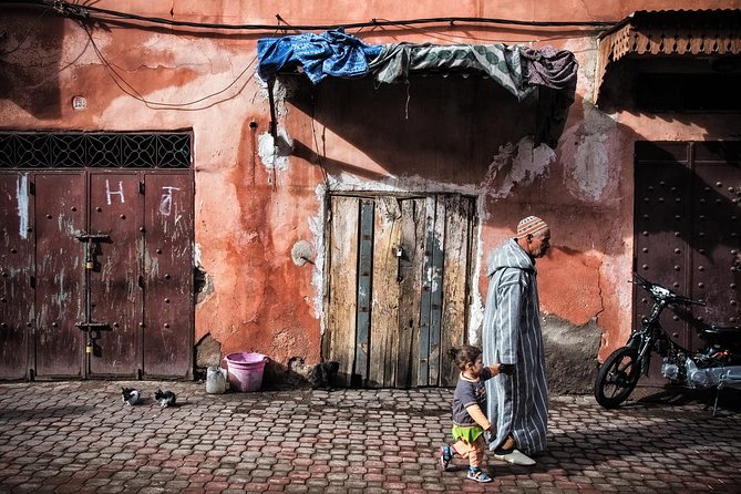 Medina of Marrakech Walking Tour - Koutoubia Mosque Area: A Landmark You’ll Recognize Fast