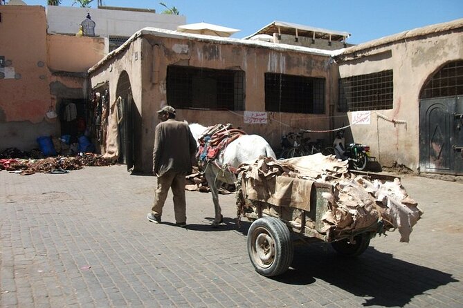 Medina Walking Tour Secrets - Medersa Ben Youssef: 16th-century architecture you can actually appreciate