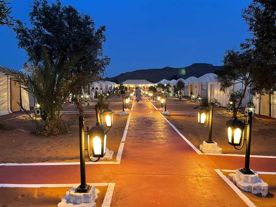 Merzouga: 1-Night in the luxury camp. camel ride & Dinner - Food and comfort, with honest expectations