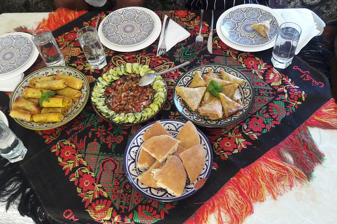 Moroccan Cooking Class & Marrakech Market Visit with Chef Khmisa - Medina Mint Tea to Home-Cooked Morocco: What This 3-Hour Class Feels Like