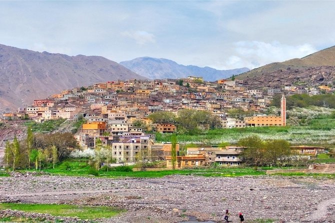 Mountains And Agafay Desert & 3 Valley & Berber Villages with Camel Rid - Tahanaout: A Short Market Stop for Photos and Atmosphere