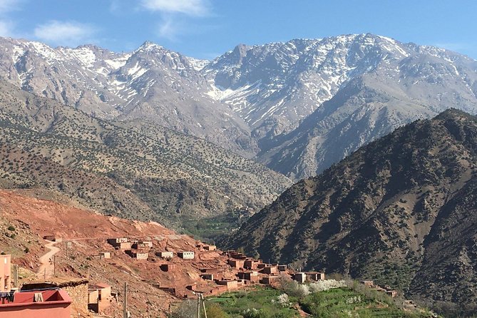 Ourika valley and berber villages day trip with Guide+Lunch - Stop 2: Tamzenndirt at Dar Zite, Berber life and argan oil basics