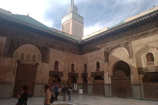 Private Guided Tour in Fez Medina - Al-Qarawiyyin Mosque and University: a living center of study