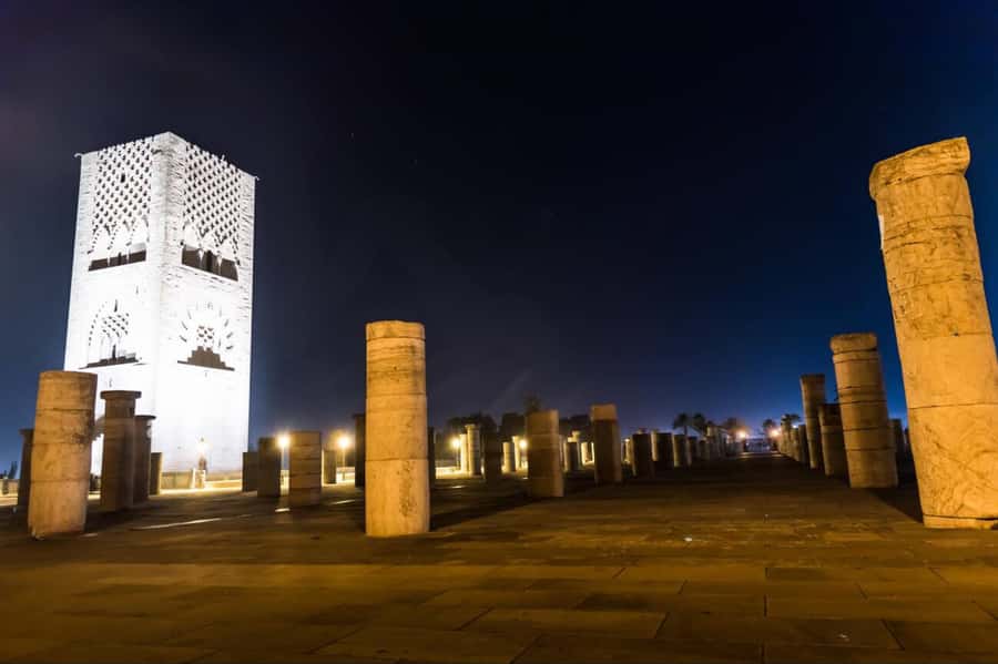 Rabat: Night Tour with traditional Moroccan Dinner - Mausoleum of Mohammed V: royal architecture and smart photo stops