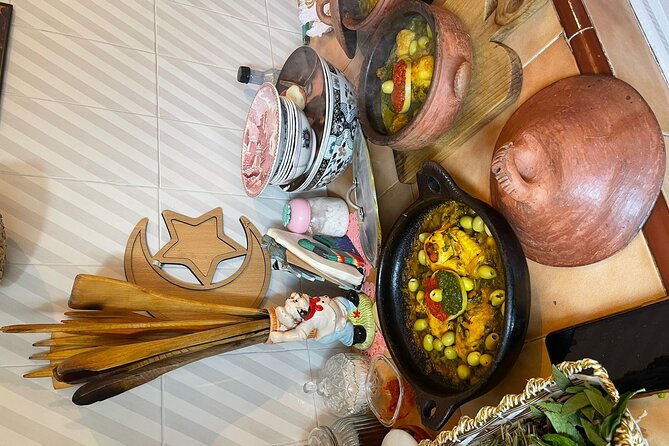 Tangier Food Cooking Class and Private City Tour - Lunch, Coffee or Tea, and Eating With the Family Mood