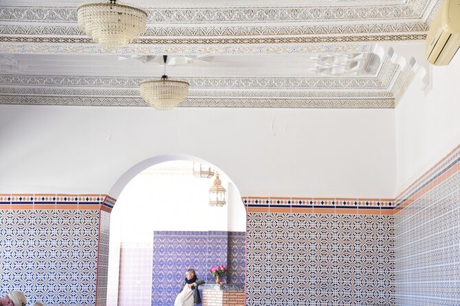 Taroudant + Tiout excursion 1 day with homestay lunch from agadir - Salam Palace and City Views: A Short Stop With Real Context
