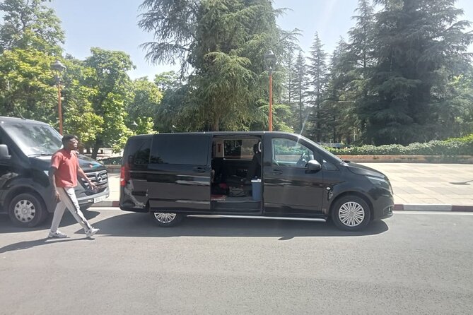 Taxi Marrakech tours - During the ride: comfort, safety, and updates