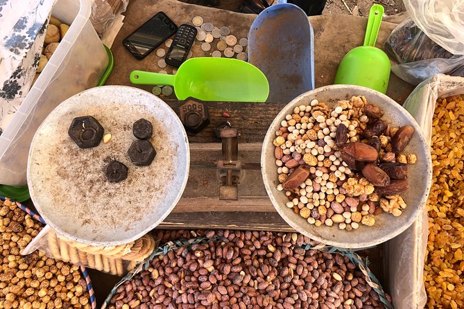 The Sunday Market in Had Draa & Local Food Tasting. - What you taste at the market: fruits, nuts, spices, and the tea culture