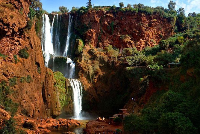 The waterfalls of Ouzoud - First Stop at Cascades d’Ouzoud: Shops, Alleys, and Quick Views