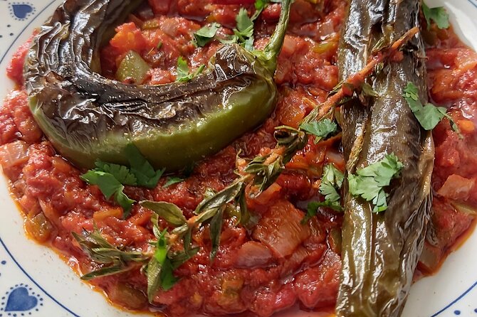 Traditional Moroccan and Berber cooking classes - Choosing Your Main Course: Tagine, Couscous, or Pastilla