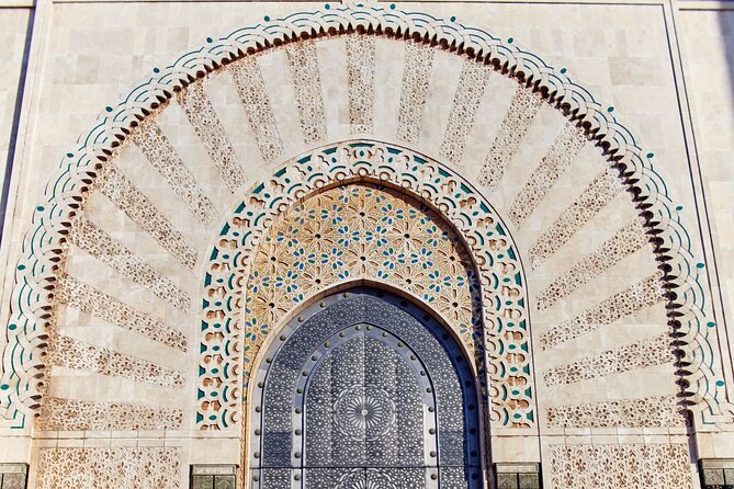 Visit Casablanca from the port or hotels - Stop 3: Old Medina lanes, souvenirs and local rhythm