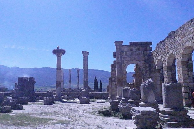Volubilis mulay idriss and meknas tour - Entering Meknes through the city walls and monumental gates