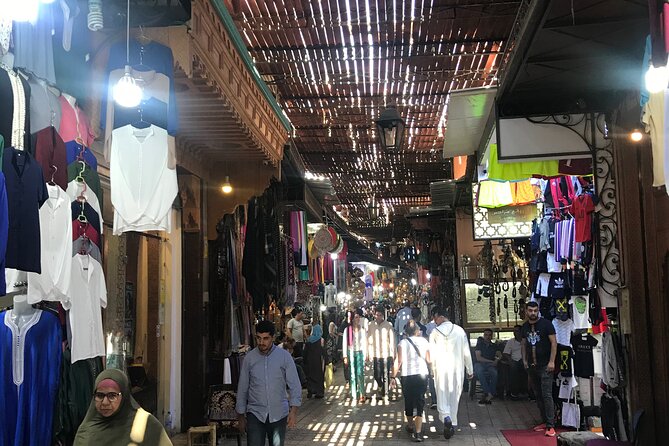 walking tour - Neighborhoods and the five components of the old city